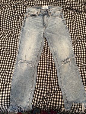 Women’s Daze Light Wash high rise distressed denim jeans
